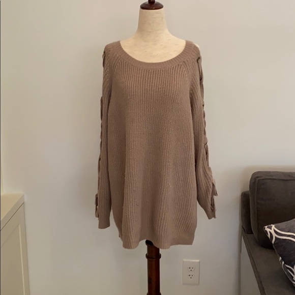 Debut size M lace up sleeve sweater. - Picture 1 of 7